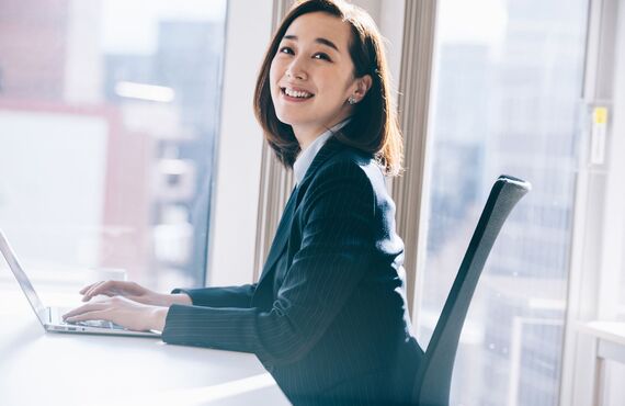 人気のオンラインによるコンテンツ販売に興味をお持ちなら | ネットビジネスを大阪からsuga-bizがサポート
